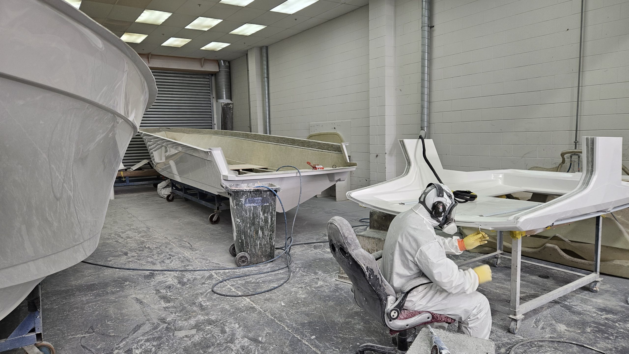 An Egmont Air grinding bay system is designed to create a controlled cross-draft airflow across the work zone